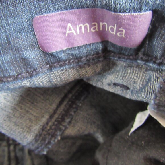 Gloria Vanderbilt Amanda Blue Jean Capri Pants Size 6P Studded Pockets - Picture 5 of 7